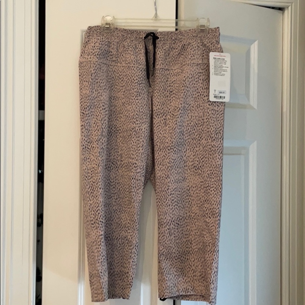 NWT Lululemon crop pants